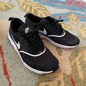 Nike Air Force Thea 9